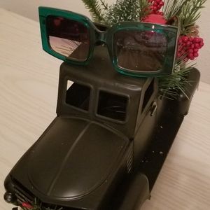 fashionable Elegant Frames and Eyewear